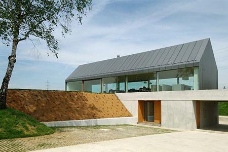 HOUSE HB | Slovenija | 2007
